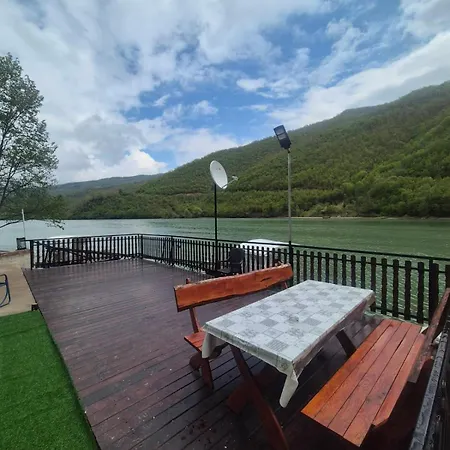 Vikendica Na Drini Kod Medjedje
