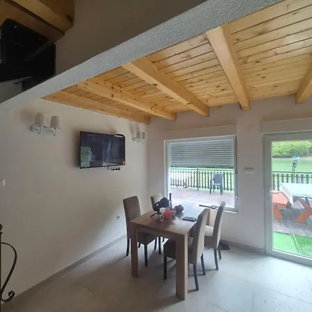 Vikendica Na Drini Kod Medjedje