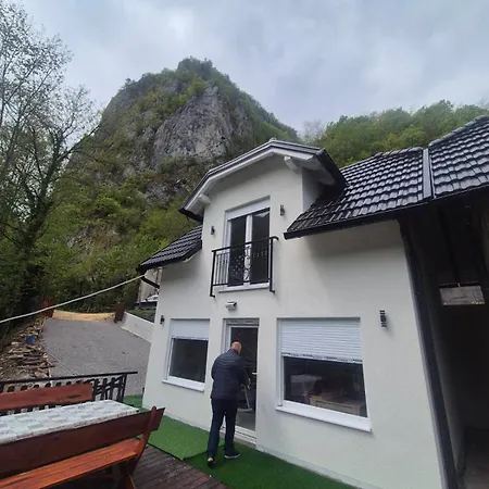 Vikendica Na Drini Kod Medjedje * Rogatica